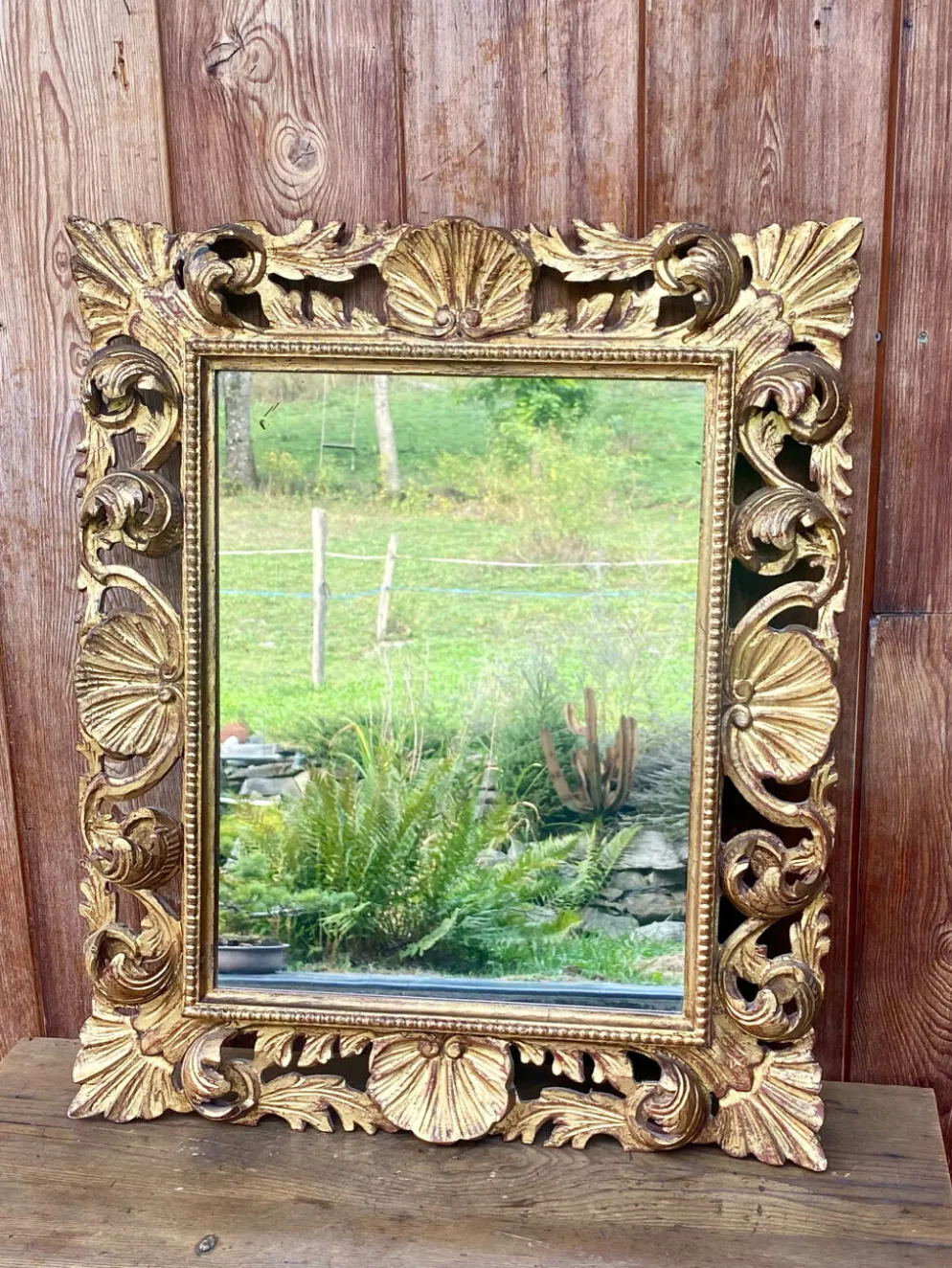 Miroir ancien en bois sculpté