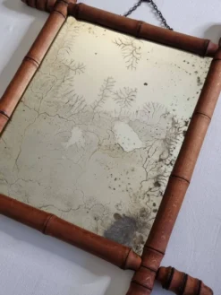 Miroir ancien en bois tourné à l'imitation du bambou, 43 x 49 cm