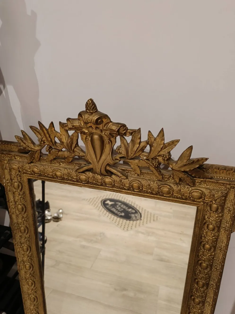 Miroir ancien style Napoléon III à fronton aux lauriers