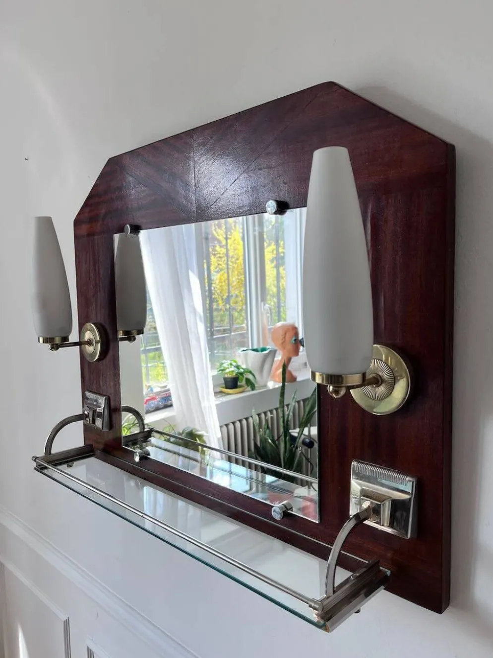 Miroir appliques en teck et opalines