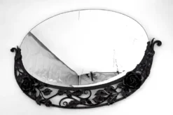 Miroir Art déco en fer forgé à décor de roses, vers 1920