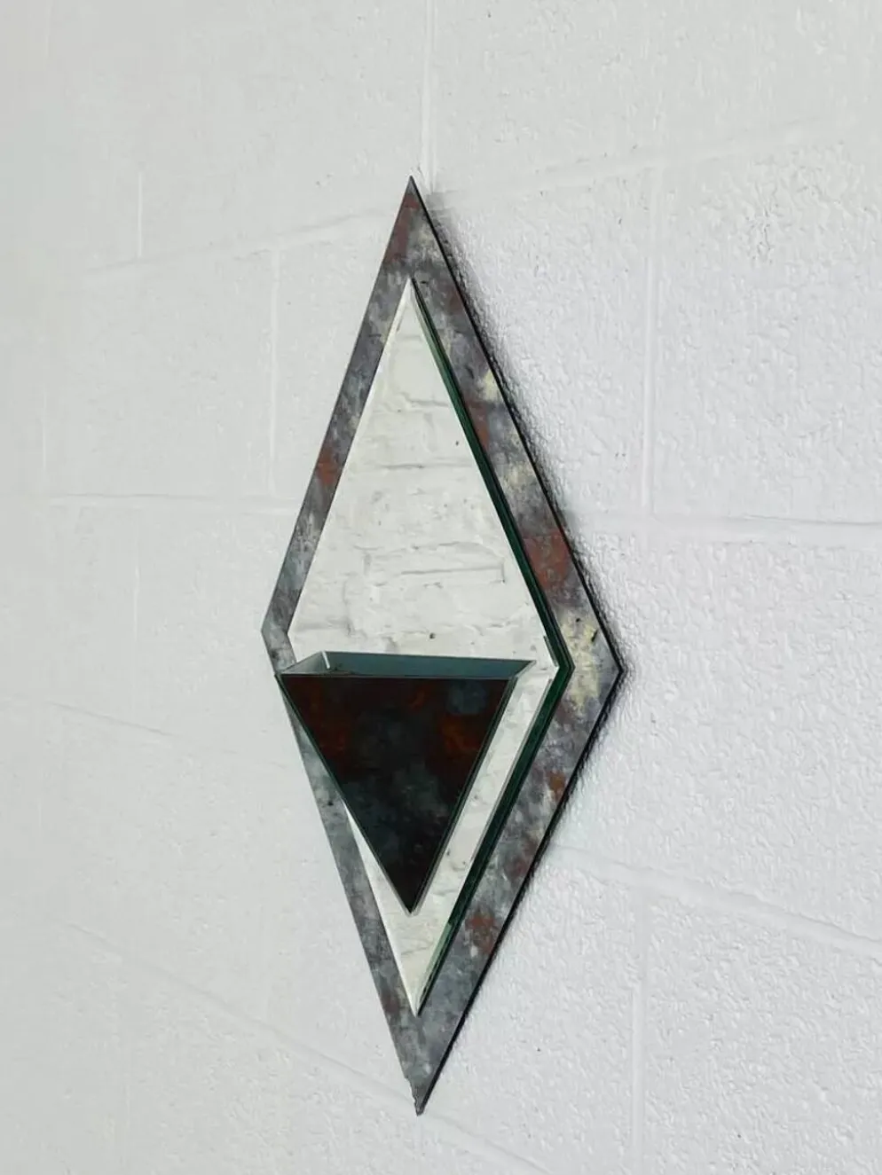 Miroir Art Deco années 40 forme losange avec cache pot intégré