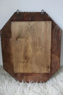 Miroir artisanal biseauté en cuivre repoussé ancien - 54x45cm