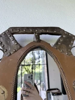 Miroir artisanal brutaliste « cheval »