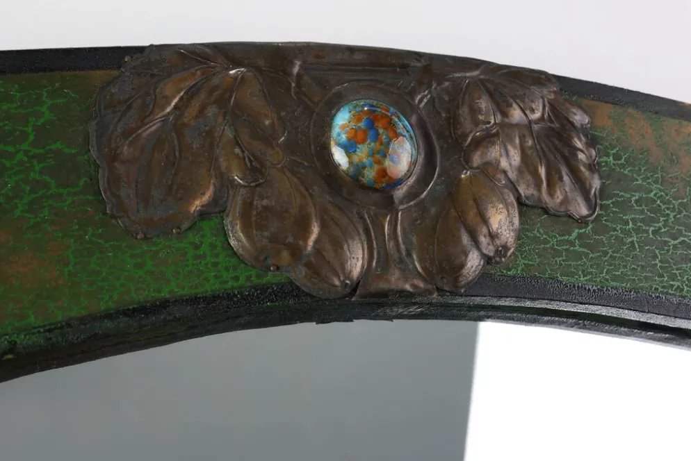 Miroir Arts & Crafts en métal vert avec décoration en verre, France vers 1905
