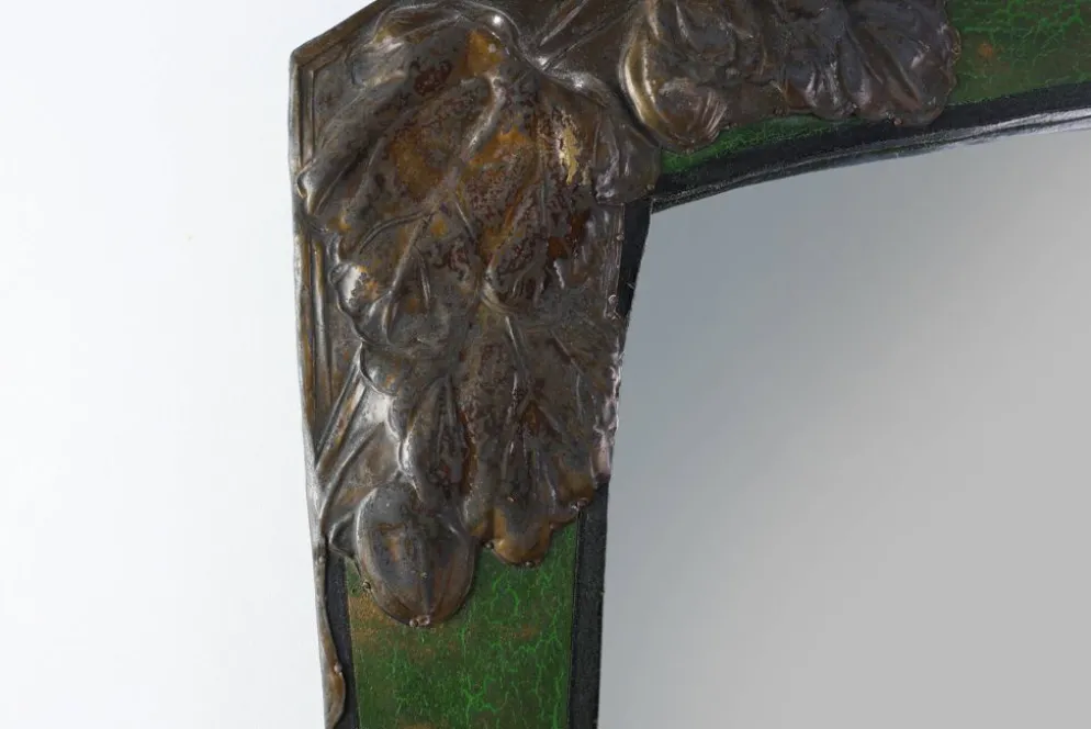 Miroir Arts & Crafts en métal vert avec décoration en verre, France vers 1905