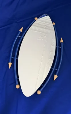 Miroir asymétrique postmoderniste bleu – esprit Memphis, années 1980