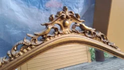 Miroir atypique doré