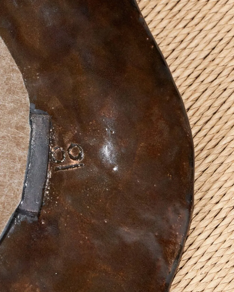 Miroir aux coquillages en grès émaillé