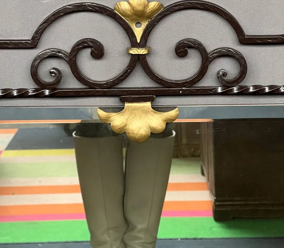 Miroir avec console de style Art déco.