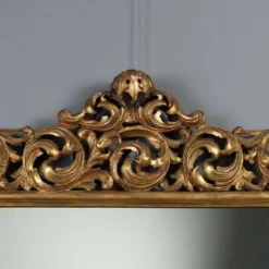Miroir baroque ancien en bois sculpté et doré, Italie, XXe siècle