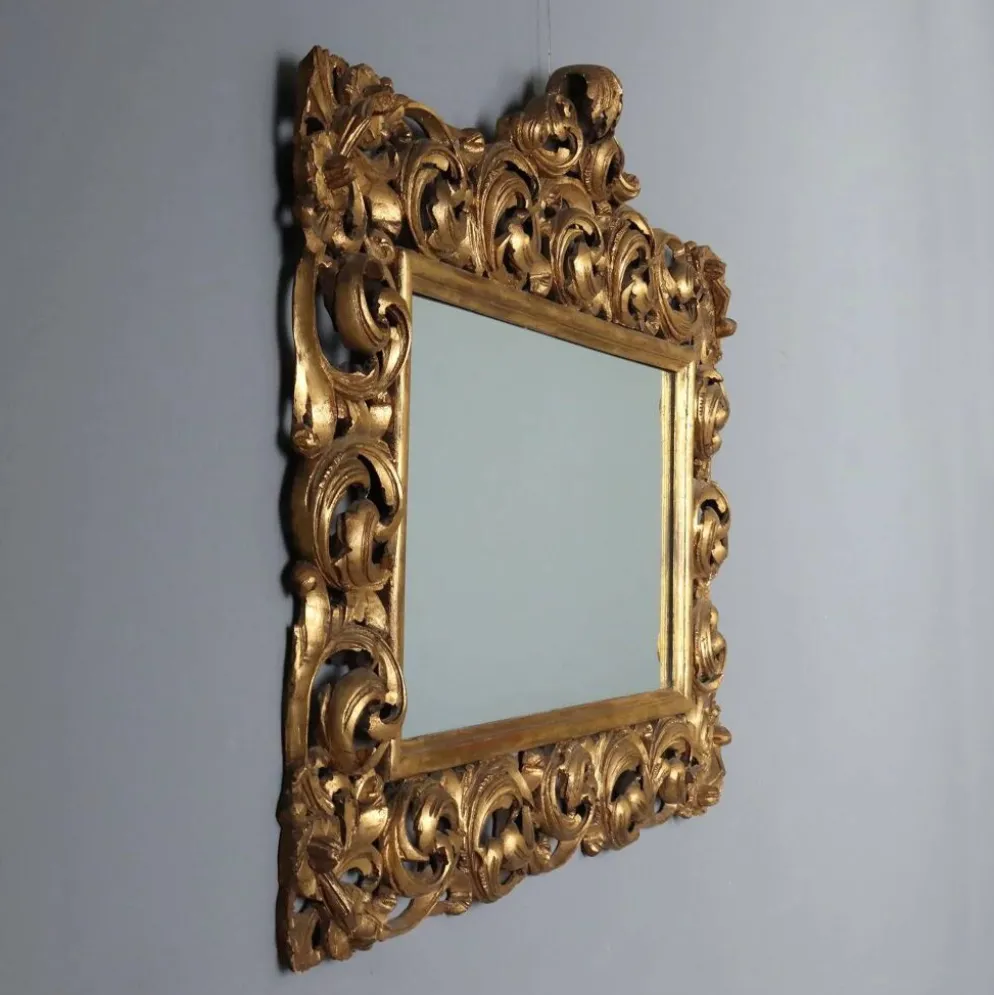 Miroir baroque ancien en bois sculpté et doré, Italie, XXe siècle