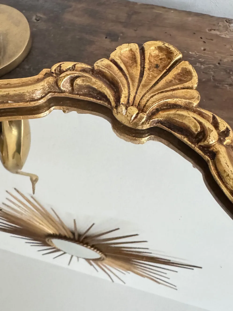 Miroir baroque en résine dorée Vintage