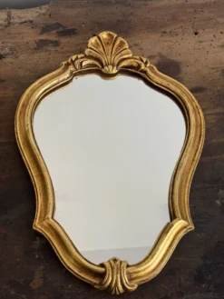 Miroir baroque en résine dorée Vintage