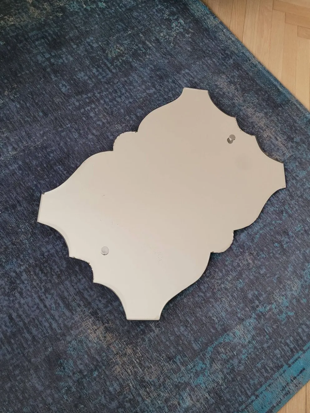 Miroir biseauté ancien à suspendre