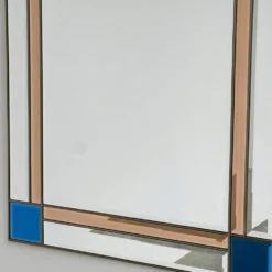 Miroir biseauté en laiton italien vintage rare, de couleur bleue et pêche, des années 1980.
