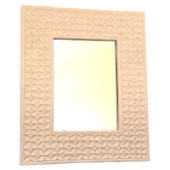 Miroir blanc aux fleurs sculptées