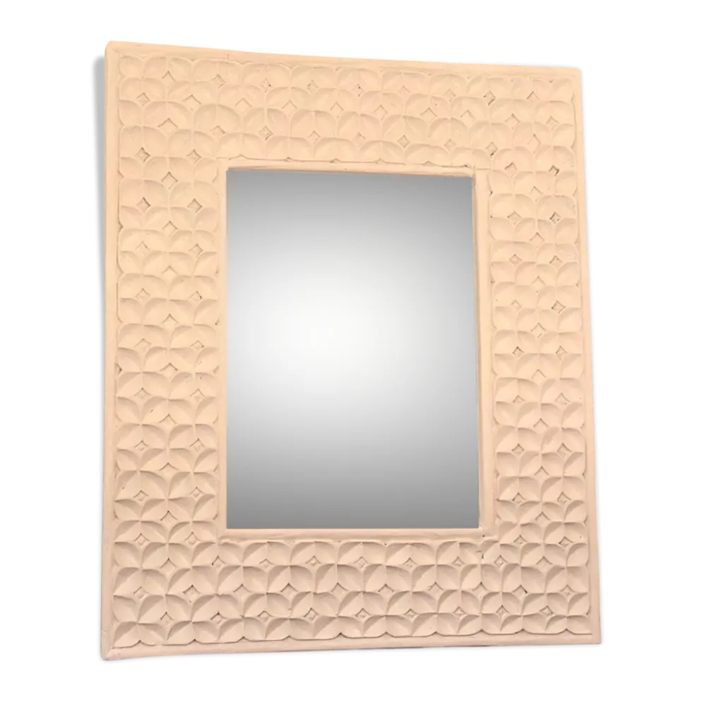 Miroir blanc aux fleurs sculptées