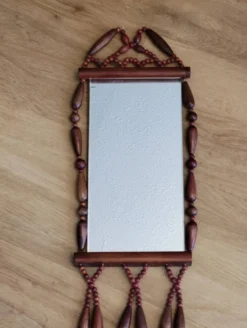 Miroir bohème vintage en perles de bois