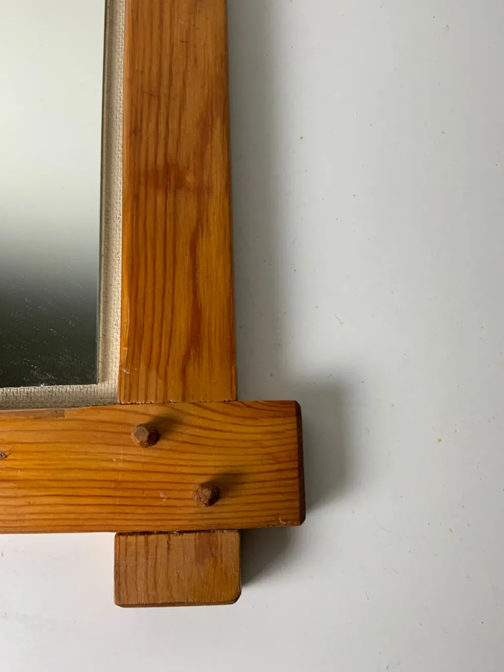 Miroir brutaliste