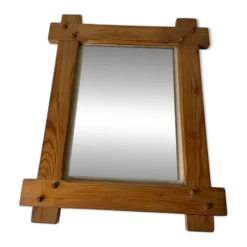 Miroir brutaliste
