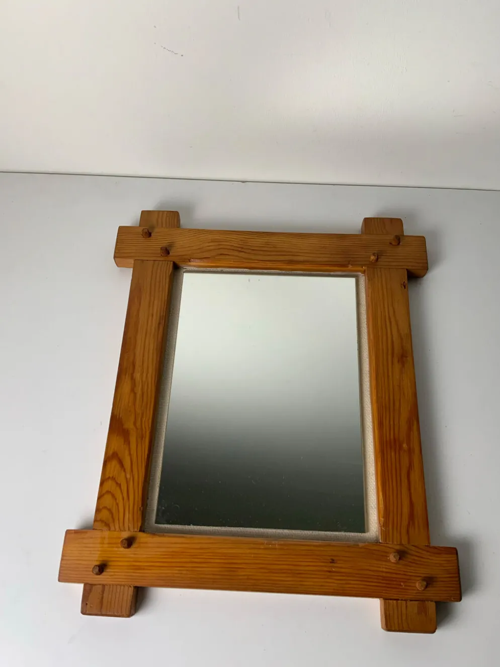 Miroir brutaliste
