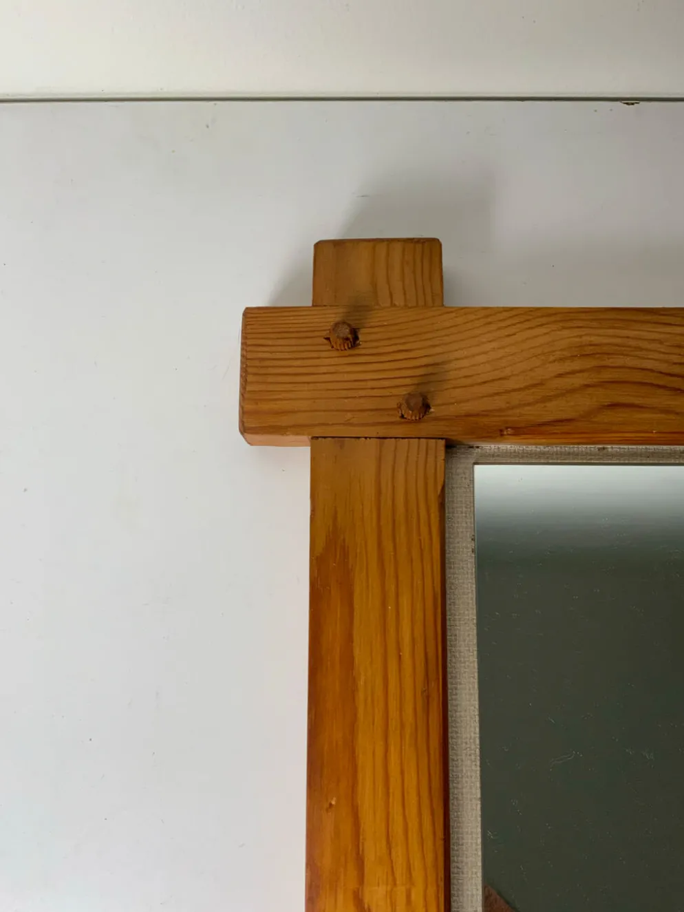 Miroir brutaliste
