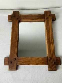 Miroir brutaliste