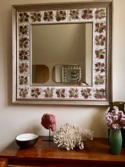 Miroir carré en céramique à décor floral