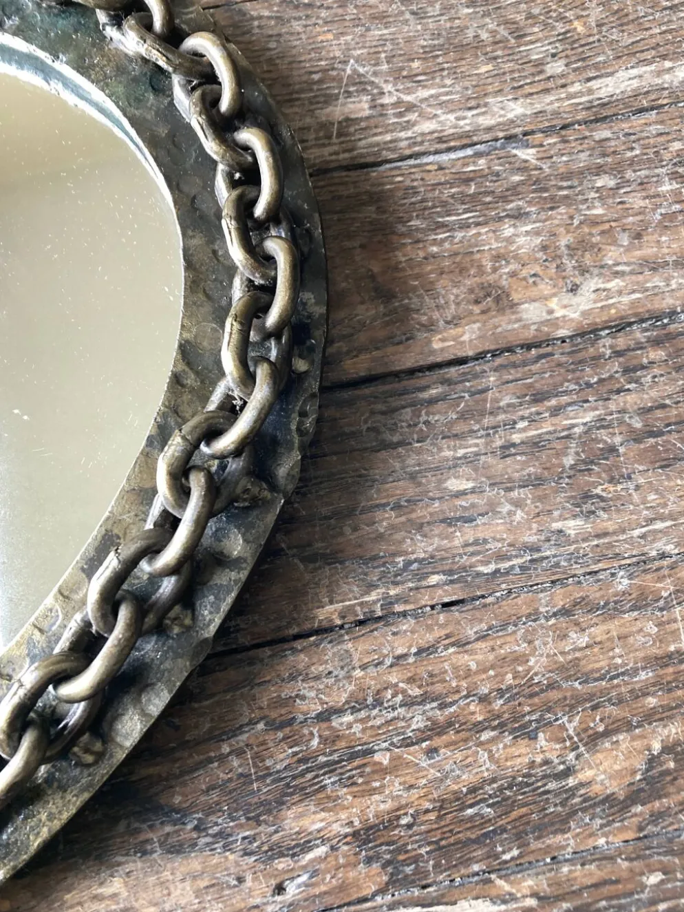 Miroir chaine brutaliste en fer battu 1960 h55cm