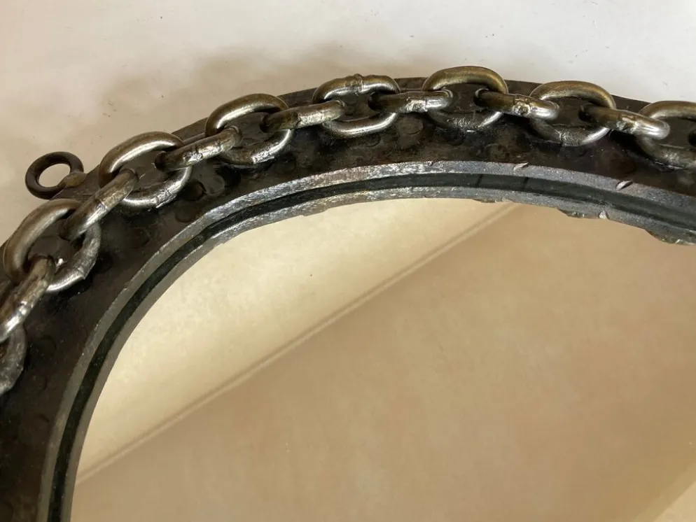 Miroir chaine brutaliste en fer battu 1960 h55cm
