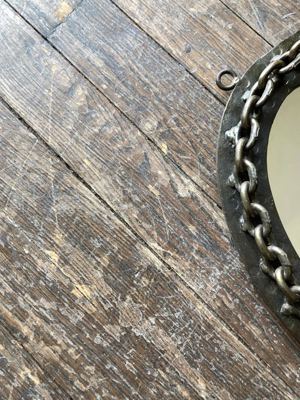Miroir chaine brutaliste en fer battu 1960 h55cm