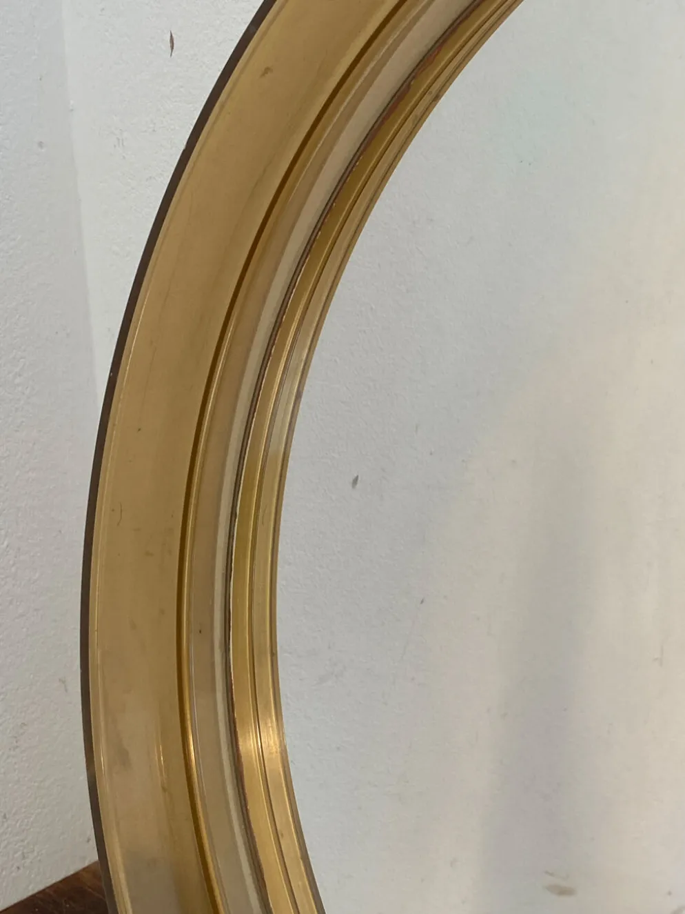 Miroir circulaire en plastique, brun fumé, années 70