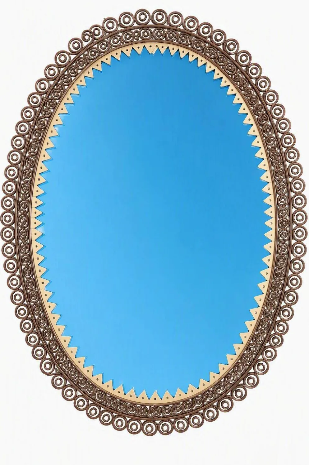 Miroir cisele entouré de metal