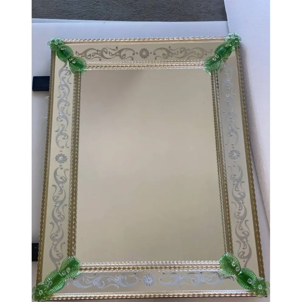 Miroir contemporain en verre de Murano italien avec accents floraux verts élégant