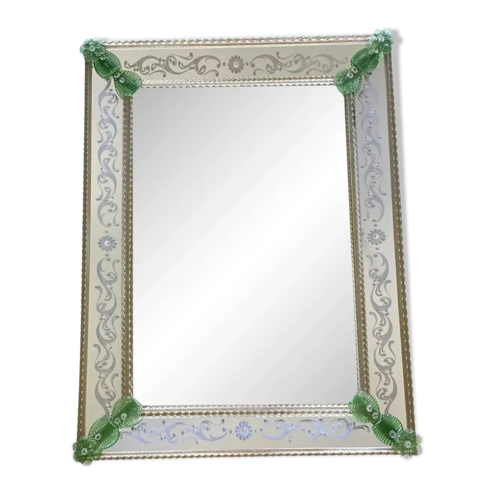 Miroir contemporain en verre de Murano italien avec accents floraux verts élégant