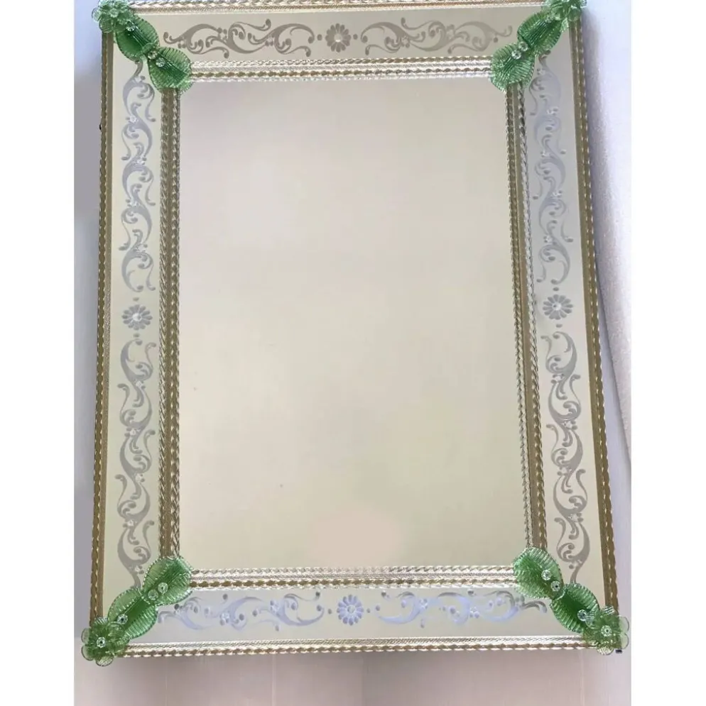 Miroir contemporain en verre de Murano italien avec accents floraux verts élégant