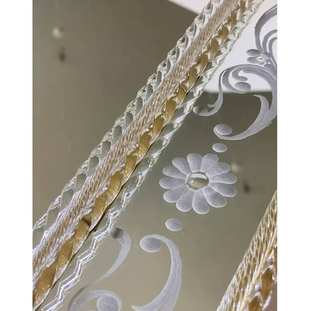 Miroir contemporain en verre de Murano italien avec accents floraux verts élégant