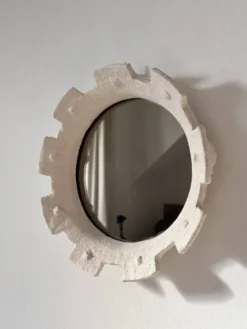 Miroir contemporain français en céramique, « Gioielli » par Renzo Maar