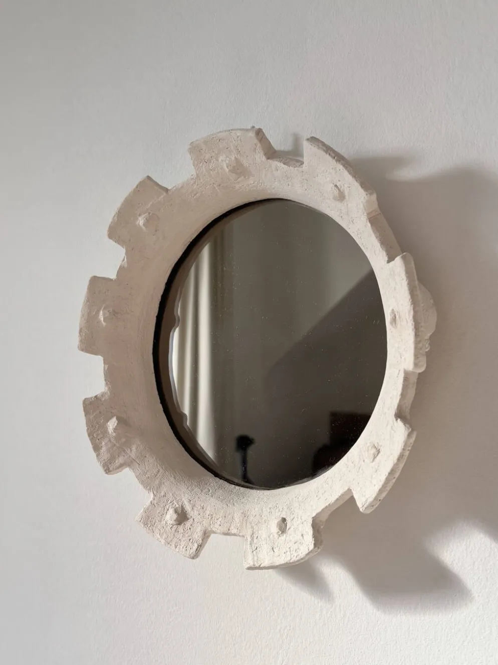 Miroir contemporain français en céramique, « Gioielli » par Renzo Maar
