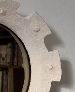 Miroir contemporain français en céramique, « Gioielli » par Renzo Maar
