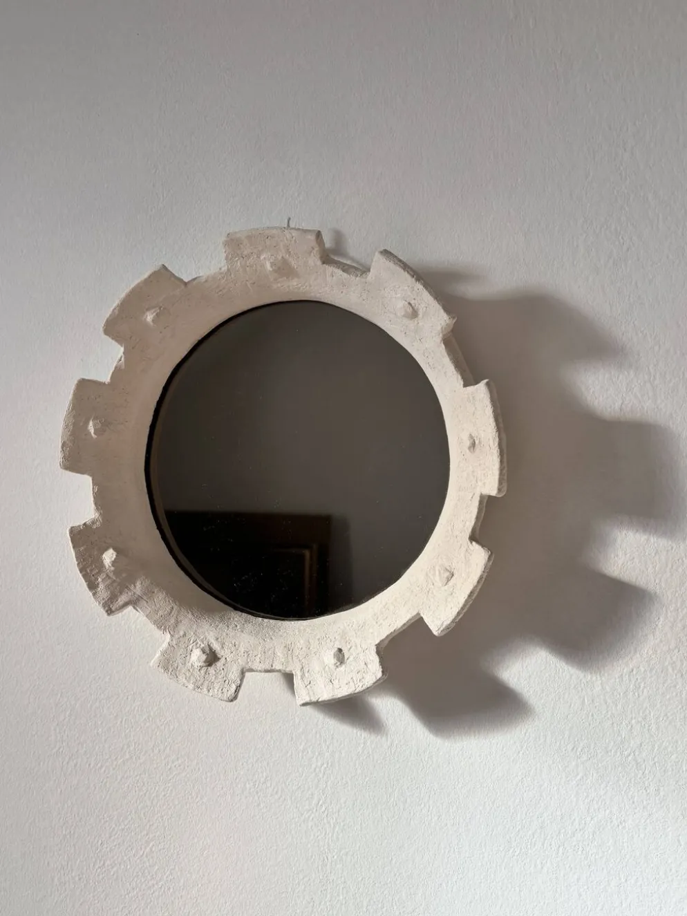 Miroir contemporain français en céramique, « Gioielli » par Renzo Maar