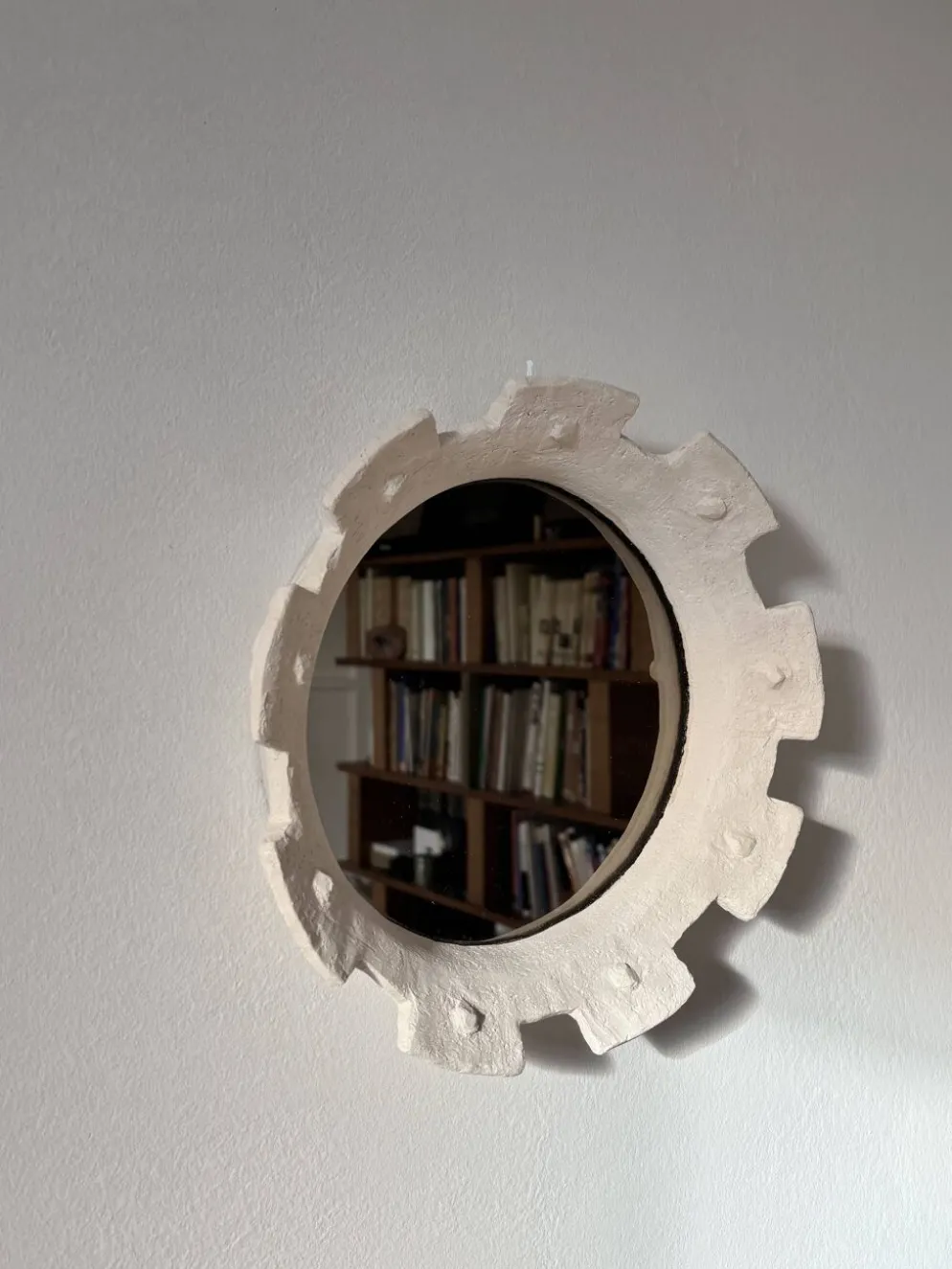 Miroir contemporain français en céramique, « Gioielli » par Renzo Maar