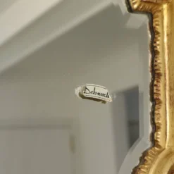 Miroir cranté en or classique Deknudt, biseauté, style Louis XVI, 94 cm