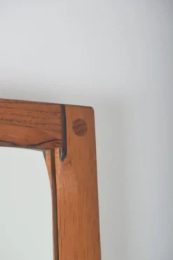 Miroir danois conçu par Kai Kristiansen pour Aksel Kjersgaard, années 1960.