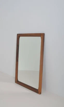 Miroir danois conçu par Kai Kristiansen pour Aksel Kjersgaard, années 1960.