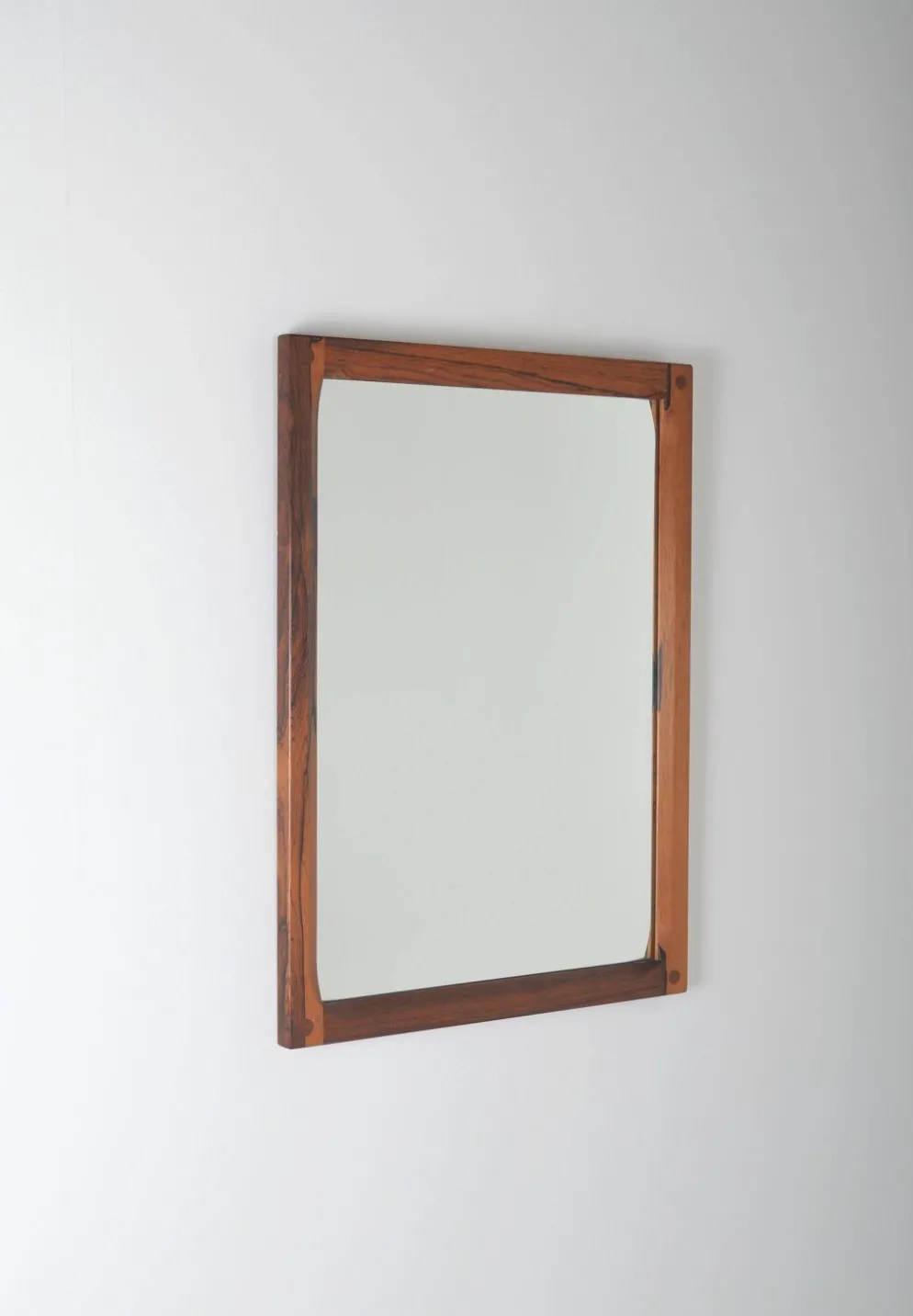 Miroir danois conçu par Kai Kristiansen pour Aksel Kjersgaard, années 1960.