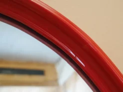 Miroir dans un cadre rouge, design danois, années 1970, fabriqué au Danemark