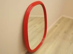 Miroir dans un cadre rouge, design danois, années 1970, fabriqué au Danemark