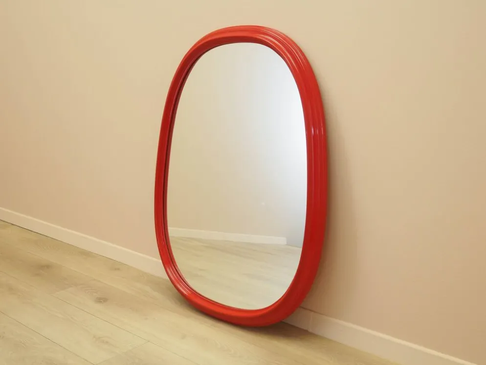 Miroir dans un cadre rouge, design danois, années 1970, fabriqué au Danemark